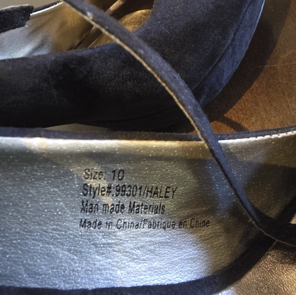 Maurice's size 10 mini platform heels with ankle strap. - Picture 4 of 10